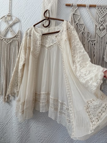 Fly away lace embroidered - away,